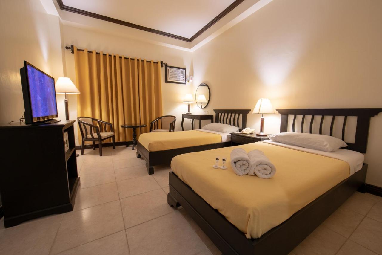 Rosvenil Hotel Tacloban Exterior photo